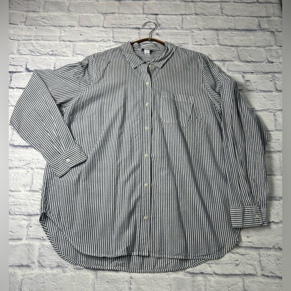 Old Navy Women's “The Classic Shirt” Gray and White Striped Button Down Shirt.XL - Picture 1 of 5
